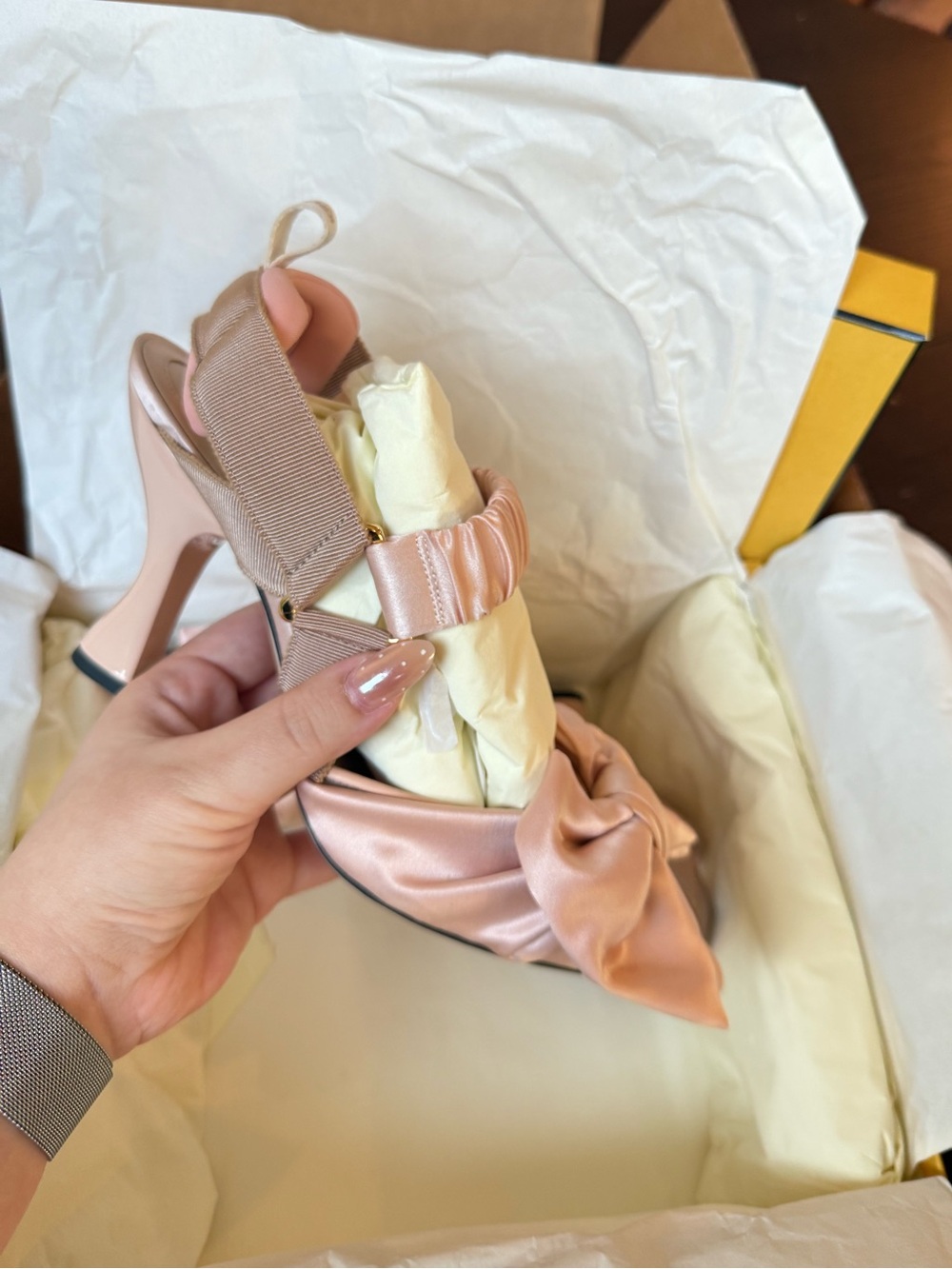 NIB! Fendi Colibri bow Slingback Heels in Dusky Pink-size 8.5